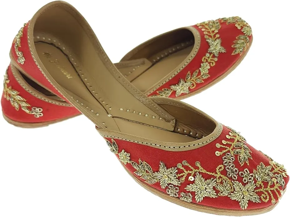 Red and gold jutti - Red Traditional
