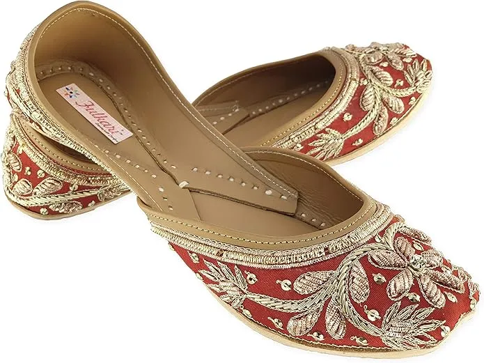 Maroon and gold jutti - Red Traditional